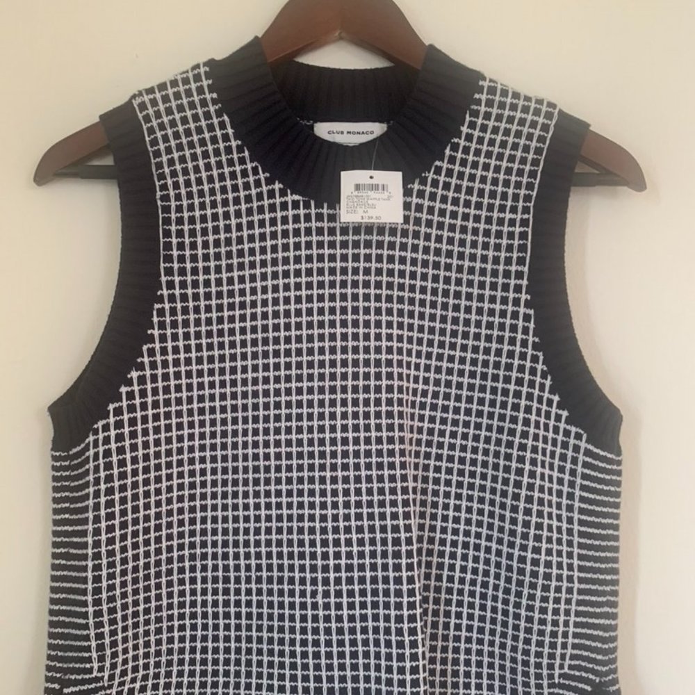 Crew Neck Sleeveless Top size M